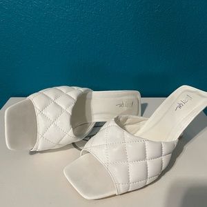 White Quilted Faux Leather Kitten Heel Mules Size 39 (US 7)